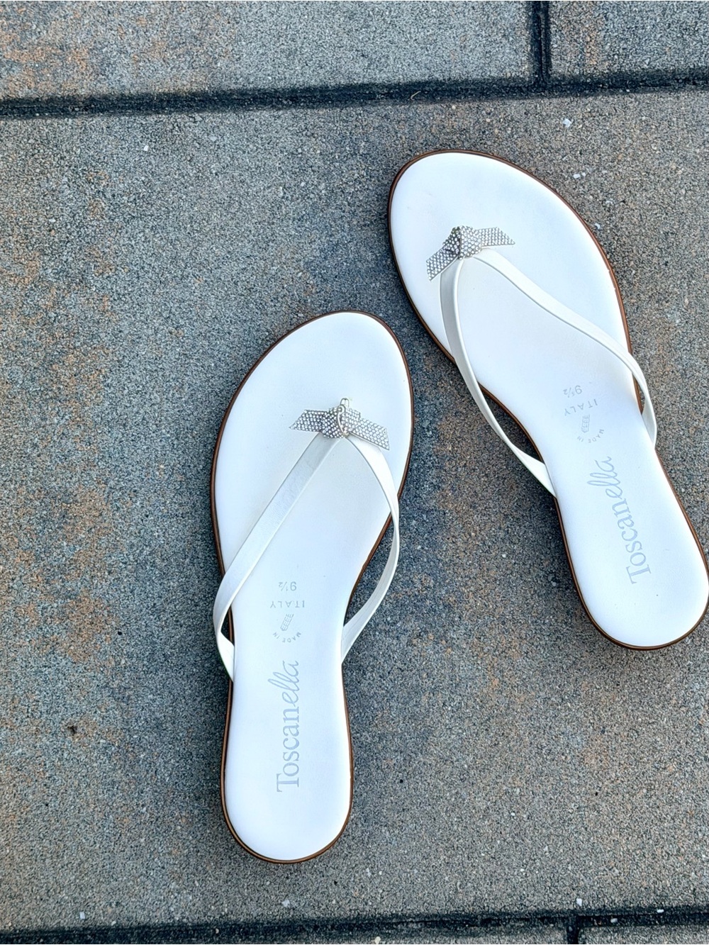 Toscanella White Rhinestone Bow Thong Sandals Size 9.5